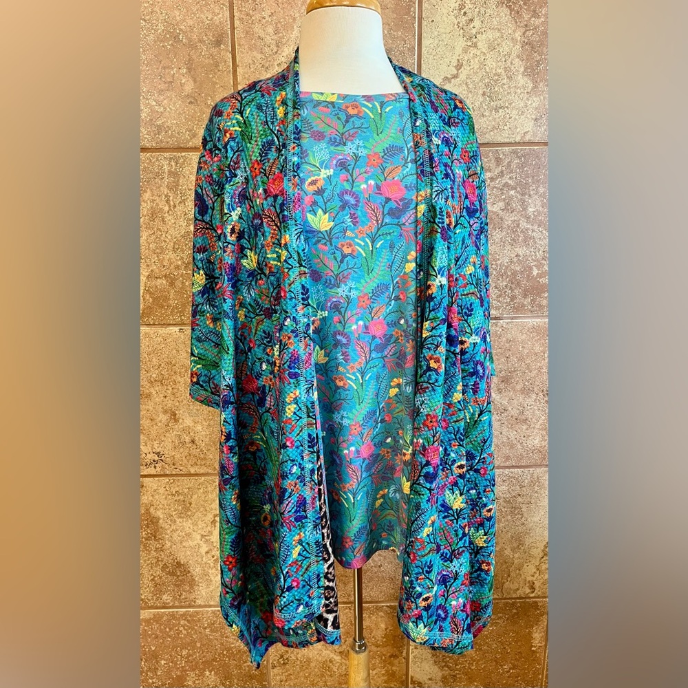 Crazy Train Reversible Ruana Shawl (One Size) And Matching T-shirt (xxl)